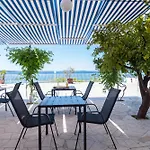 Beachfront Adriatic With Breakfast 住宿加早餐酒店