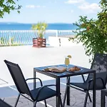 Beachfront Adriatic With Breakfast 住宿加早餐酒店 4*