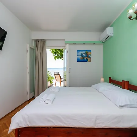 Beachfront Adriatic With Breakfast 4*