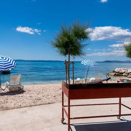 Beachfront Adriatic With Breakfast 4* Podstrana