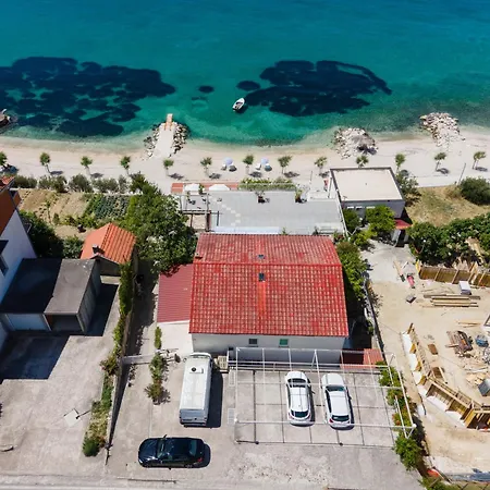 Beachfront Adriatic With Breakfast