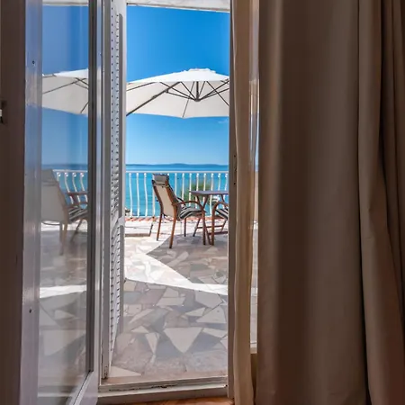 Beachfront Adriatic With Breakfast Alojamento de Acomodação e Pequeno-almoço *