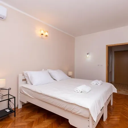 Beachfront Adriatic With Breakfast 3*