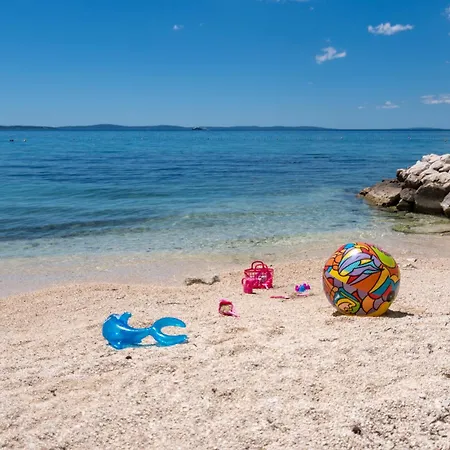 Beachfront Adriatic With Breakfast 3* Podstrana