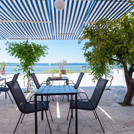Beachfront Adriatic With Breakfast Alojamento de Acomodação e Pequeno-almoço