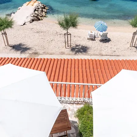 Beachfront Adriatic With Breakfast *