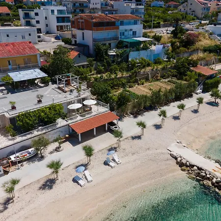 Alojamento de Acomodação e Pequeno-almoço Beachfront Adriatic With Breakfast Podstrana