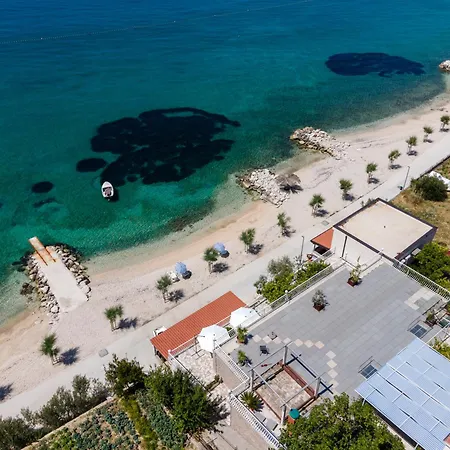 Beachfront Adriatic With Breakfast