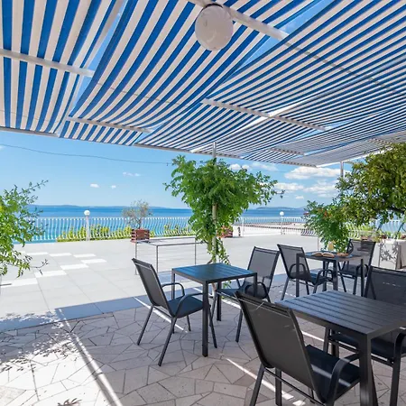 Beachfront Adriatic With Breakfast Alojamento de Acomodação e Pequeno-almoço