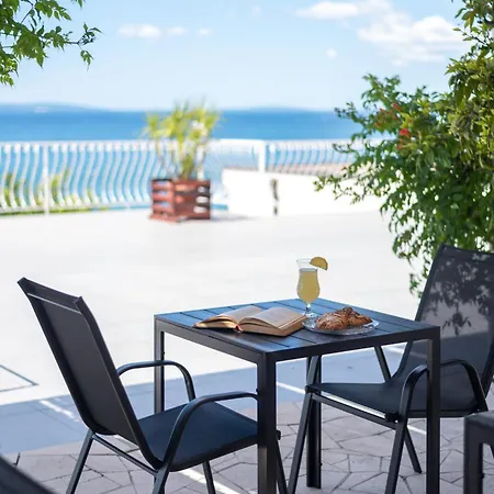 Beachfront Adriatic With Breakfast Bed & Breakfast 3*