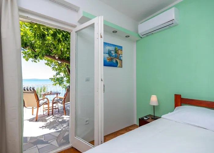 Beachfront Adriatic With Breakfast